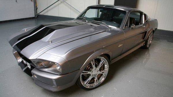 Ford Mustang Shelby GT500. 