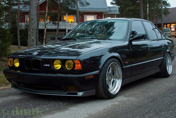 BMW M5 E34