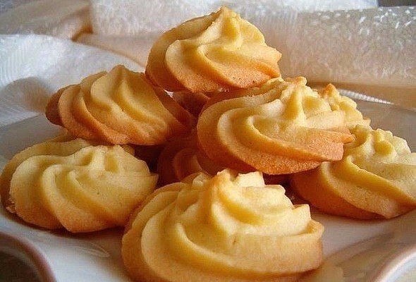 Топ-9 рецептов вкуснейшей выпечки.1. Слоёнки с творожной начинкой и изюмомИнгредиенты:- Тесто ... - 6