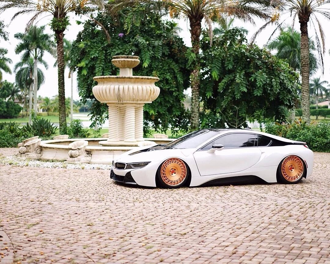  BMW i8