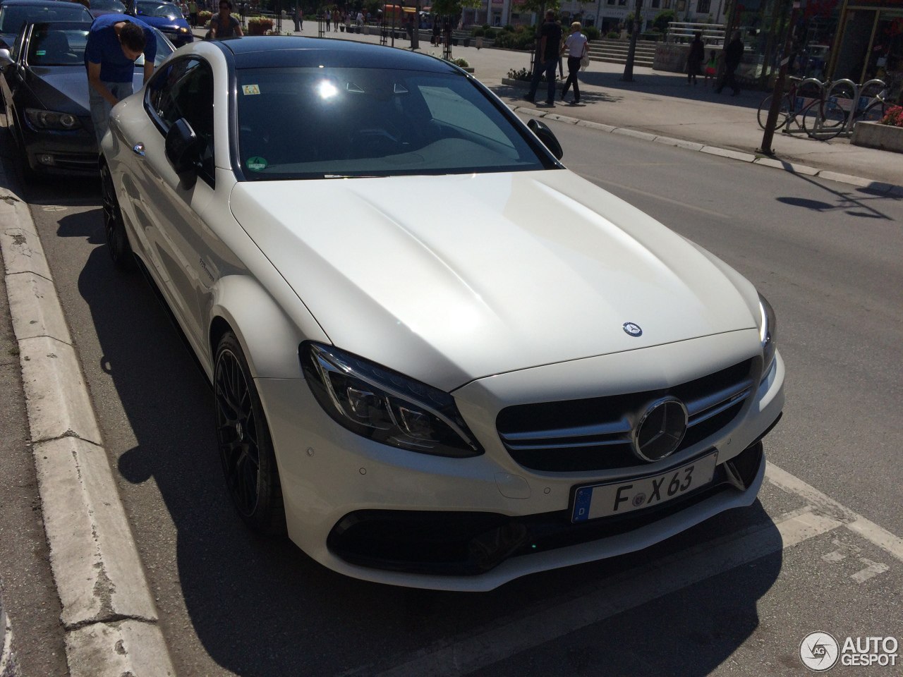 Mercedes-Benz - 23  2016  15:35