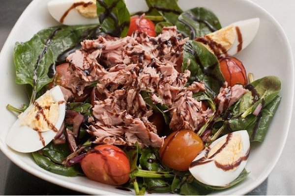 Десятка легких салатов для вкусного ужина. 1. Лёгкий салат с сырно-горчичной заправкой Итого на 100 ... - 4