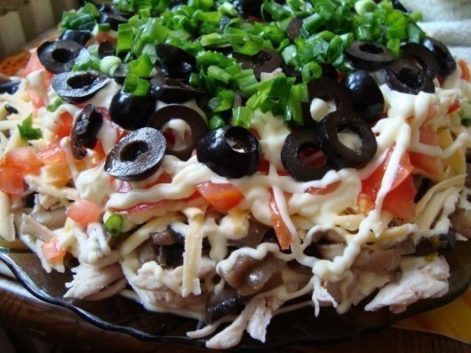 Салаты с куриным филе! 1. Салат с курицей Ингредиенты: - отварное куриное филе – 300г - фасоль ... - 3