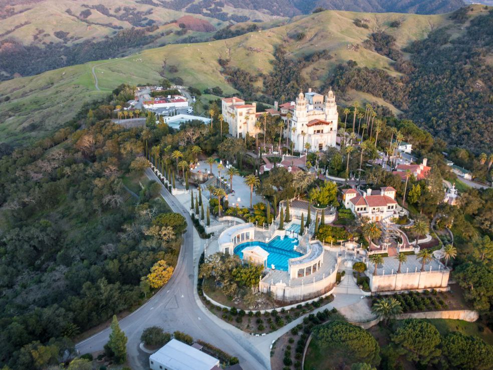     .- (Hearst Castle,    )  ...