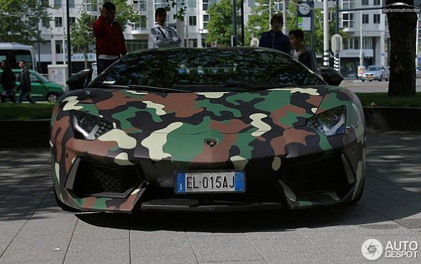  LAMBORGHINI AVENTADOR. - 2