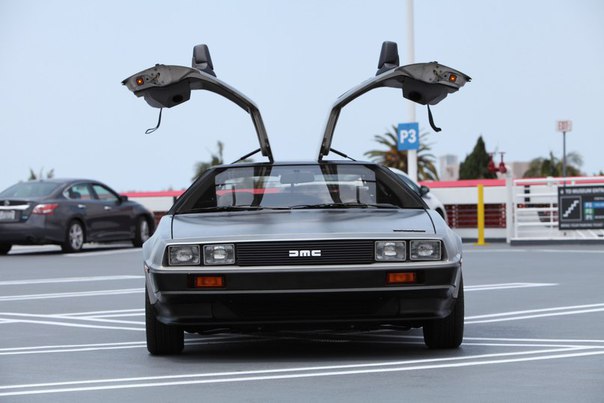 1983 DeLorean DMC-12