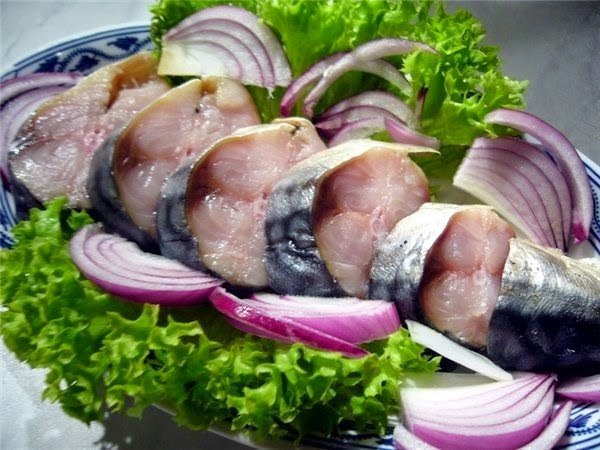 В таком маринаде скумбрия не уступает по вкусу красной рыбе.Состав:- Скумбрия (замороженная, ...