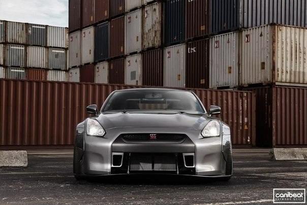 Liberty Walk Nissan - 2