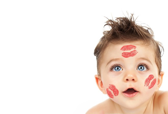 7 ВЕЩЕЙ, КОТОРЫМИ МЫ ОБИЖАЕМ СВОИХ ДЕТЕЙ! Один психолог сказал: «При каждой возможности – берите ...