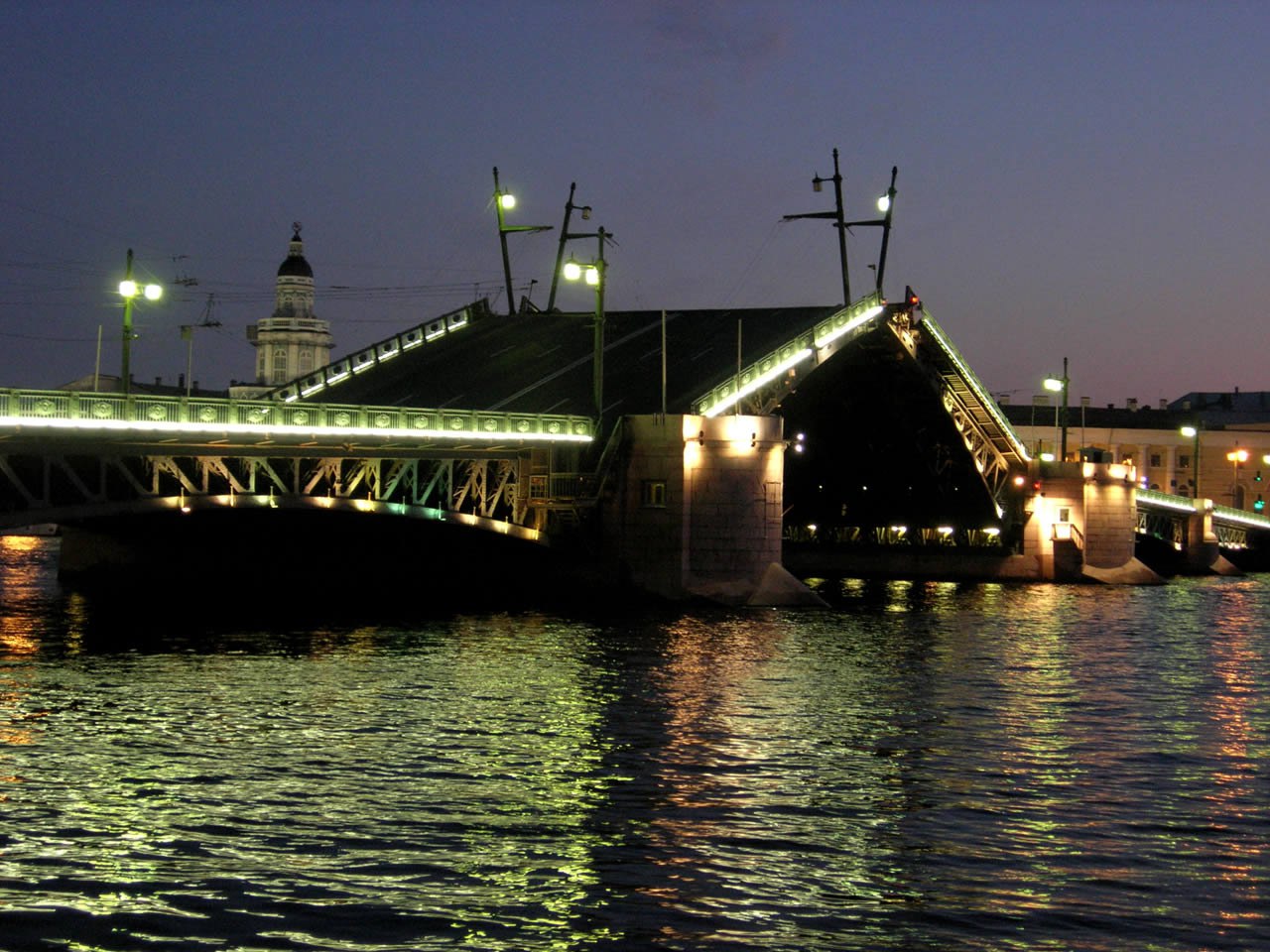 Санкт петербург съездить летом. Питер мосты. Разводной мост в Санкт-Петербурге. Питер разводные мосты. Разводные мосты картинка.