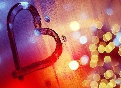 По поступкам, видно как тебя ценят.. По звонкам - как нуждаются в тебе.. И только со временем кому ...