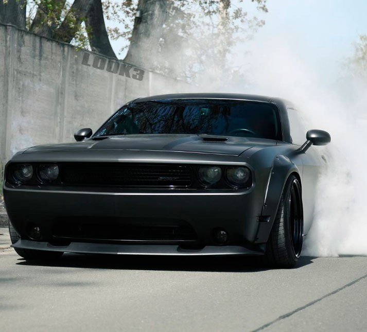     . Dodge Challenger  Liberty Walk - 4