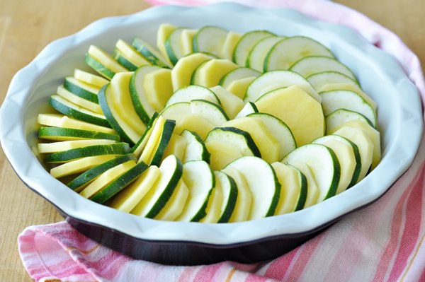 Запеканка из картофеля и цуккини под сливочным соусом. Она легкая и сытная! Если Вам захочется к ней ... - 3
