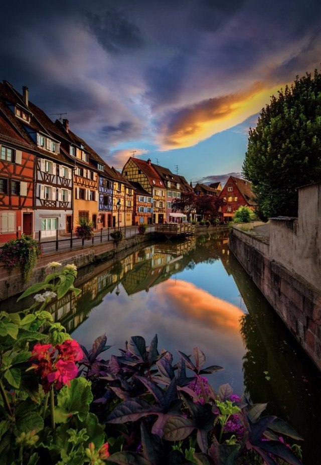 , .#@travel.blog