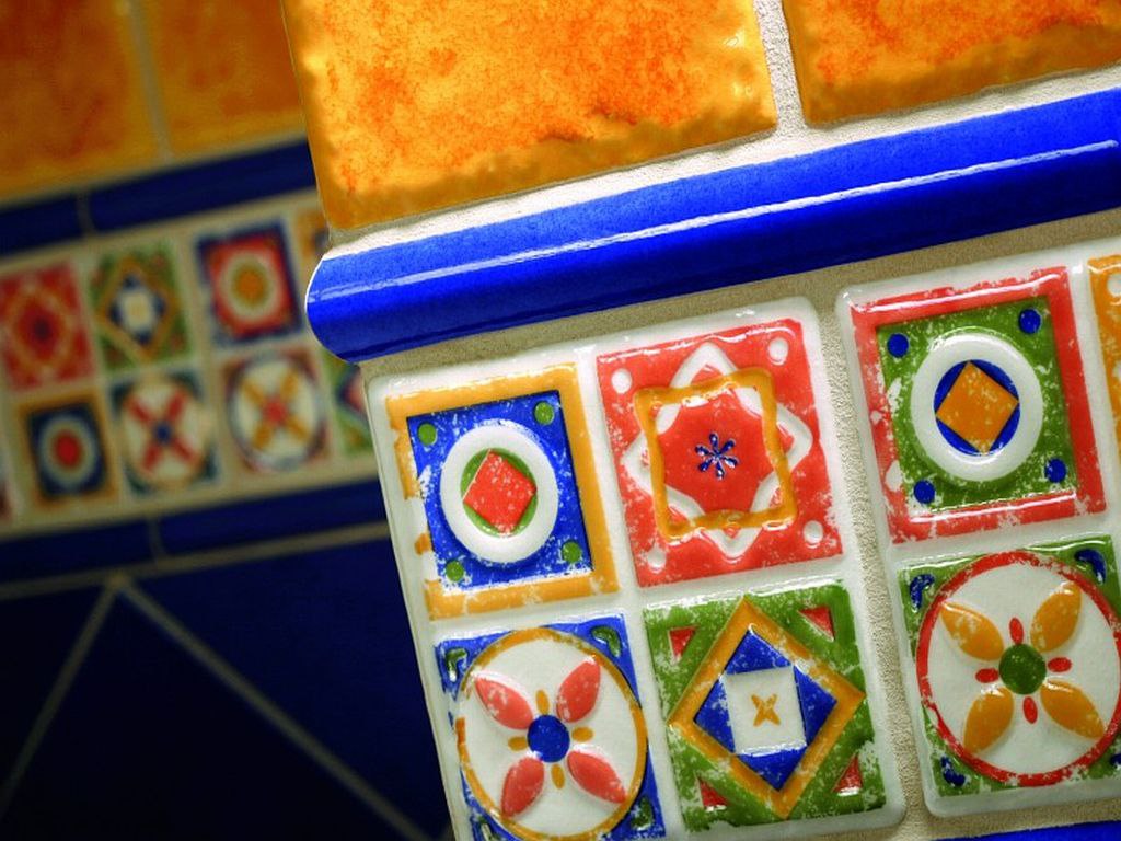 Майолика (от итал. Maiolica — Мальорка) — разновидность керамики, изготавливаемой из обожжённой ... - 11