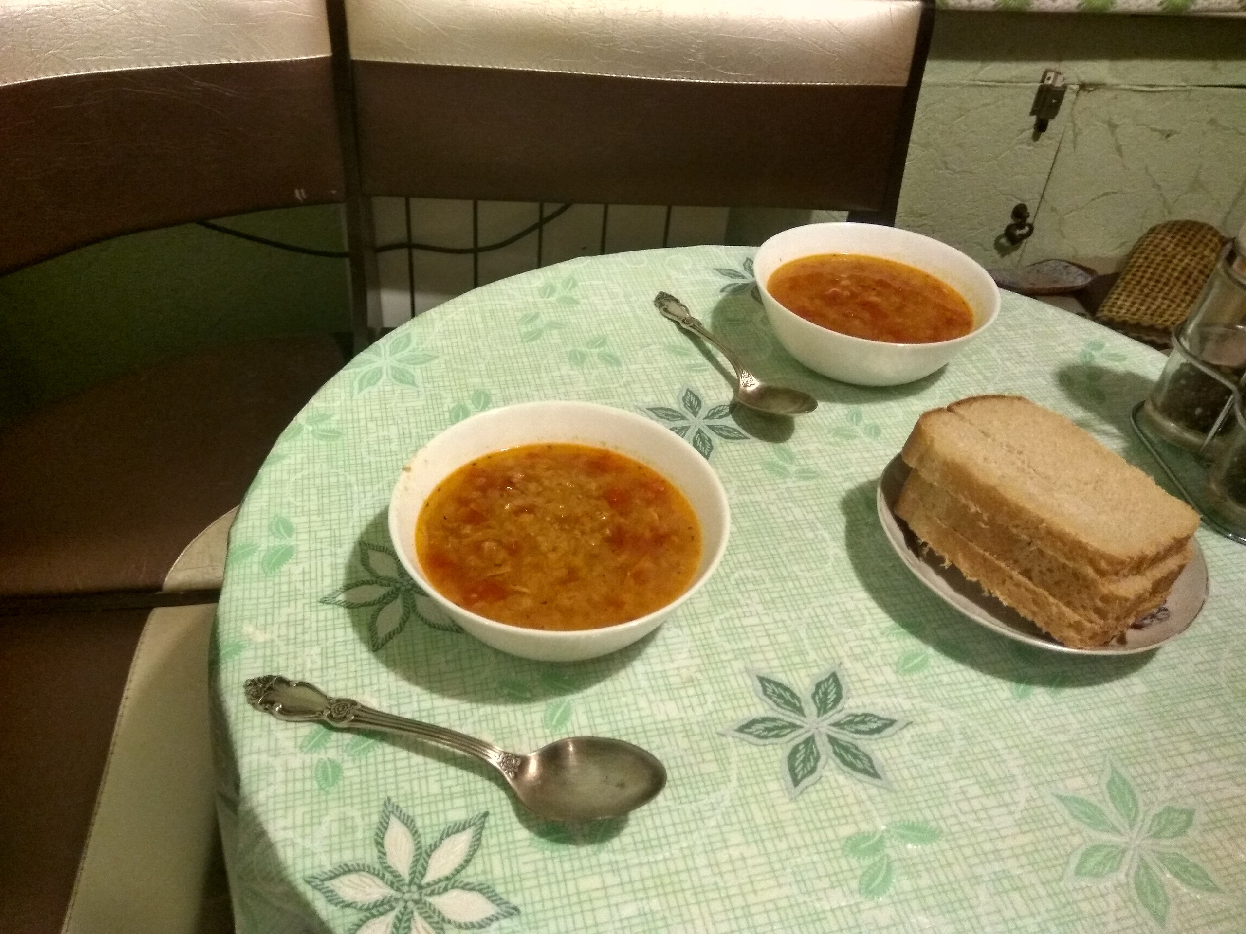 Суп из красной чечевицы на курином бульоне. Состав: куриный бульон (около 2,5 литра), красная ...