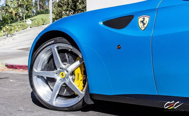 Ferrari FF - 5