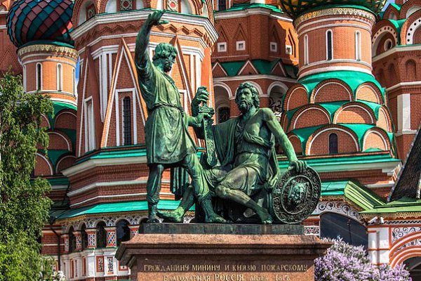 Памятник Минину и Пожарскому, стоящий в самом сердце страны- на Красной Площади, одна из главных ...