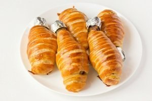КУРИНЫЕ НОЖКИ В ТЕСТЕ.Ингредиенты:6-8 куриных голеней3 зубчика чеснока1 упаковка (450 г) готового ... - 5