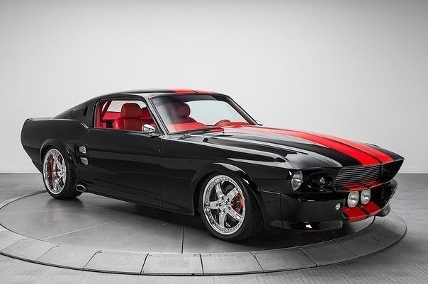 Pro-Touring 1967 Ford Mustang with 545ci V8.