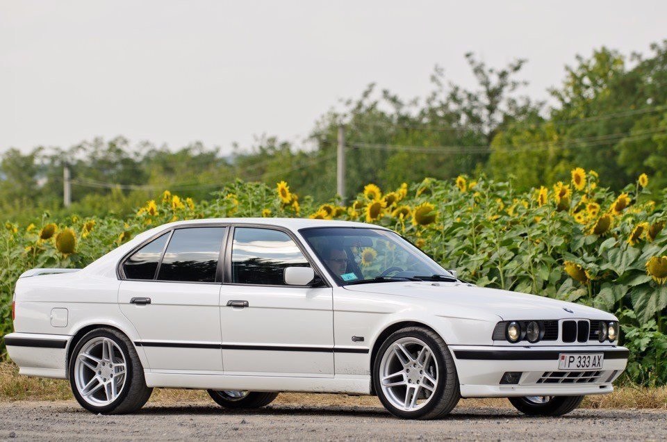 BMW 5-Series (E34)