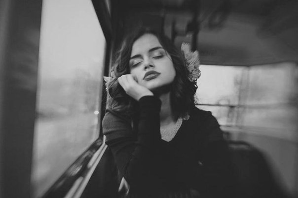 Быть сильной женщиной по жизни нелегко... Уметь прощать порою больно, да и сложно... Порхая в ...