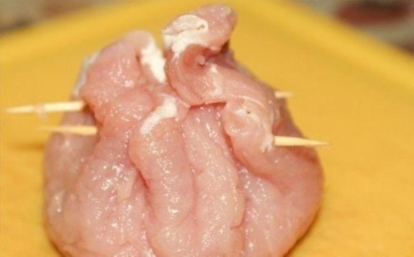 "Мешочки с сыром и грибами" Ингредиенты: - свинина для отбивных - грибы маринованные - ... - 4
