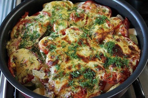 Молодые кабачки, запеченные с помидорами под соусом.Понадобится.Кабачки или цукини - 2 ...
