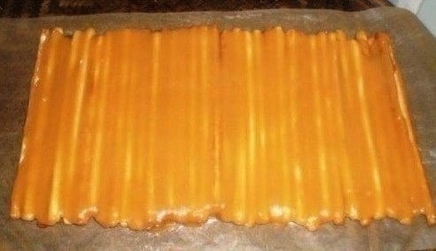 КОЛБАСКА К ЧАЮ.Ингредиенты: 0.5 кг сладкой соломки, 100 гр сливочного масла, 0.5 кг конфет ... - 5