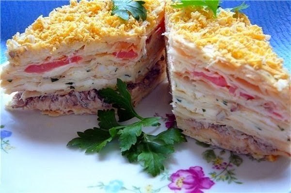 Закуска Наполеон.Есть торт Наполеон, а это закуска - приготовленная из коржей для торта и выложенная ...