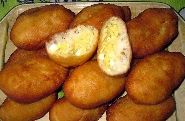 Пирожки с рисом и яйцом.Тесто:1 стак. – кефир (теплый)1 ст.л. – сахар1 ст.л. – дрожжи сухие3 ст.л. – ...
