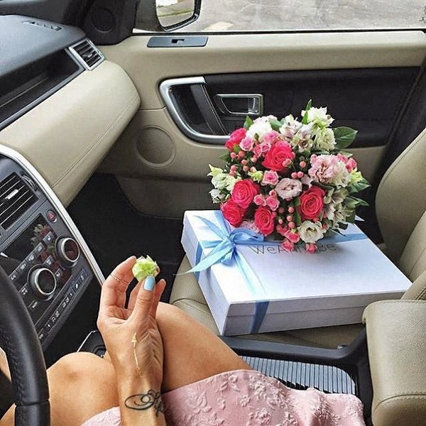 Женские секреты.Косметика, красивая одежда, украшения, танцы, комплименты, массаж, общение с ...