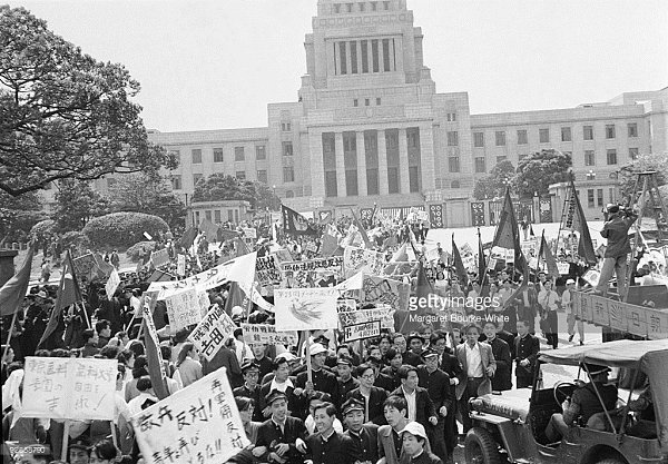Демократия в японии. Японская культура архитектура. Хана мацури (цветочный фестиваль). Май в японии. Япония в мае.