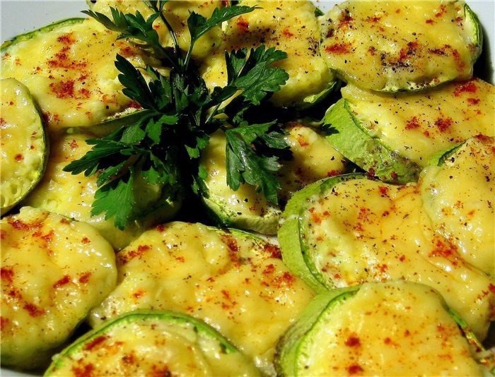 Кабачки запеченные с сыром и чесноком.на 100грамм - 144.86 ккалБ/Ж/У - ...