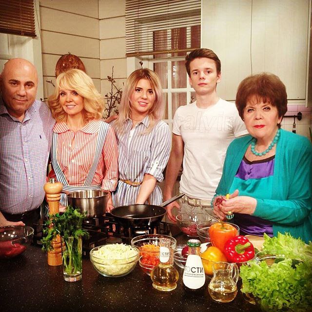    . 1 .    @madamgalina27 @arseniy_shulgin @anna_shulgina ...