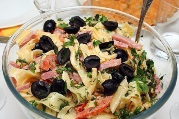ИТАЛЬЯНСКИЙ САЛАТ С СЫРОМ И ПАСТОЙ.Это очень простой и легкий в приготовлении итальянский рецепт, ...