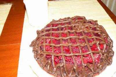 Торт «Вишнево - шоколадное наслаждение».Очень шоколадный и вкусный тортик! Бисквит получается ...