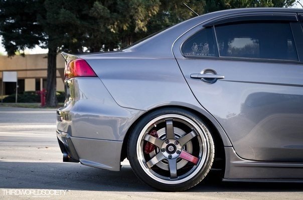 Mitsubishi Lancer Evolution X. - 8