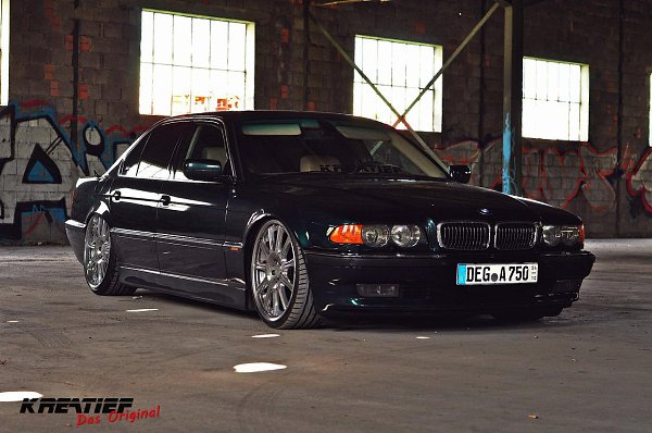 BMW (E38)