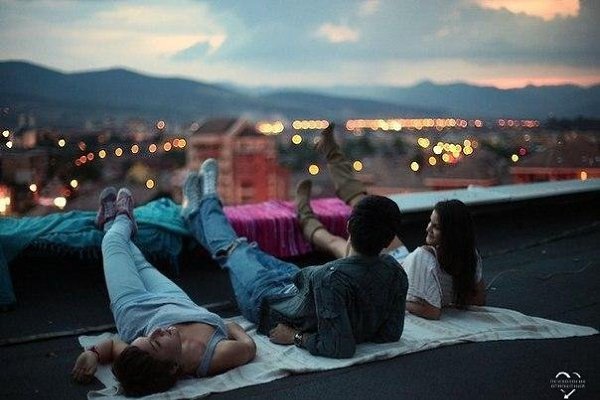 Делайте то, что заставляет вас чувствовать себя счастливыми. Будьте с теми, кто заставляет вас ...