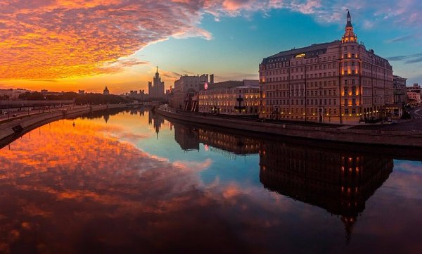 Закат над Москва-рекой, Россия.#Россия@travel.blog