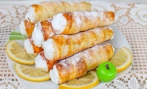 Топ-9 рецептов вкуснейшей выпечки.1. Слоёнки с творожной начинкой и изюмомИнгредиенты:- Тесто ... - 9