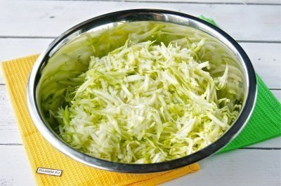 Торт из кабачков. Наступил сезон кабачков и, конечно же, каждая хозяйка экспериментирует с ними. Мы ... - 3
