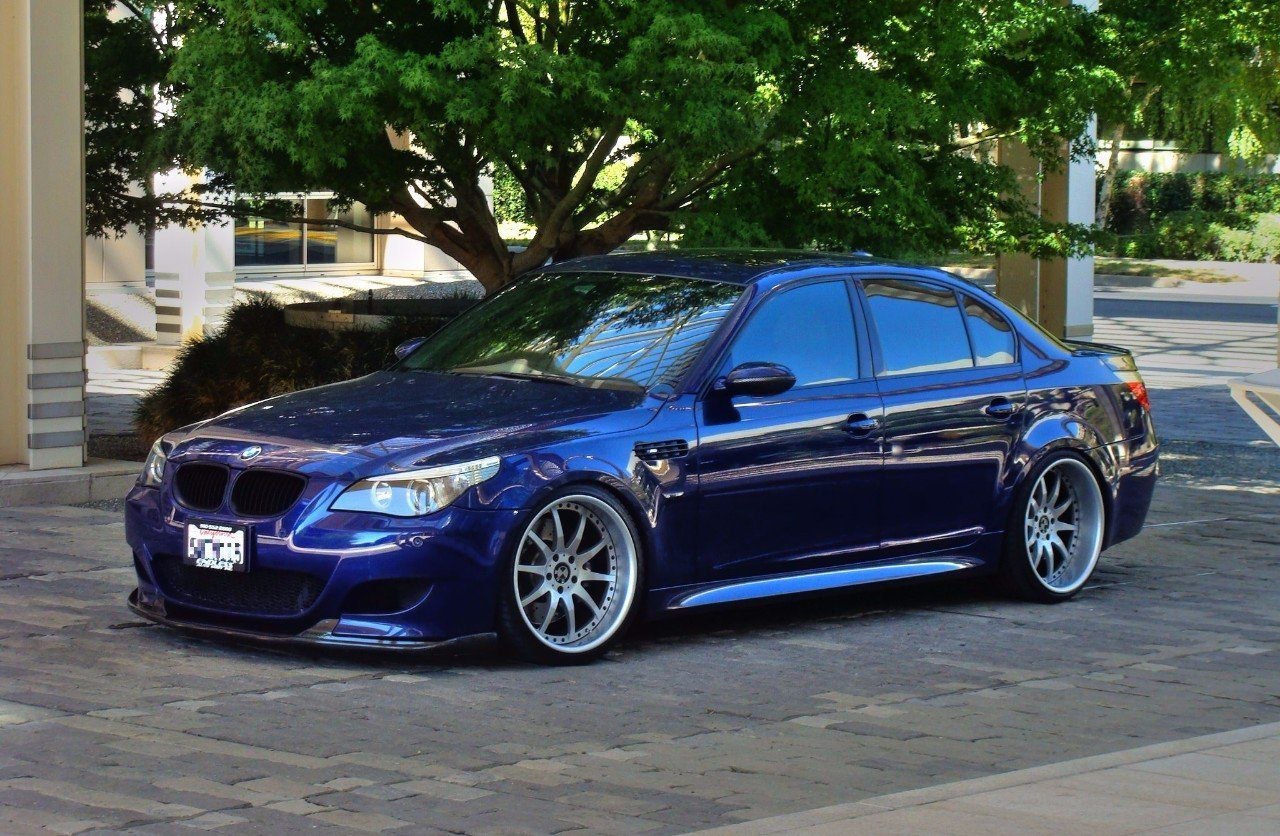 BMW M5 (E60)