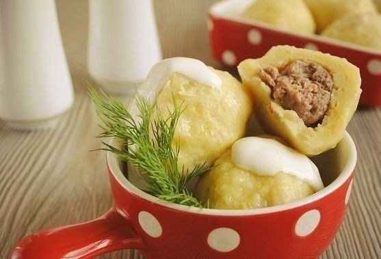 Клецки с мясом, очень просто и вкусноИнгредиенты:- 8 картофелин- 1 стакан муки пшеничной- 2 яйца- ...