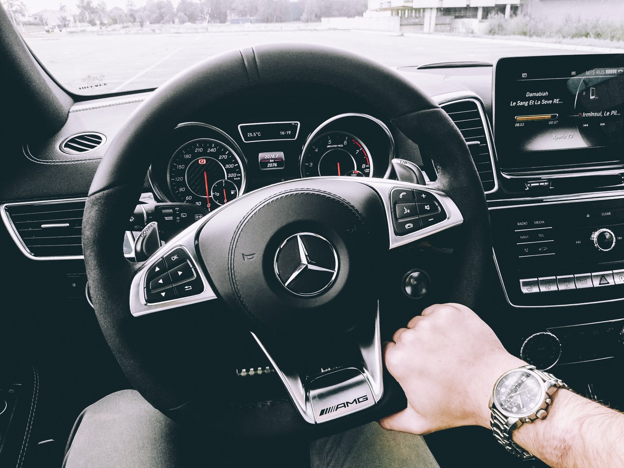 Mercedes-Benz - 27  2016  19:28