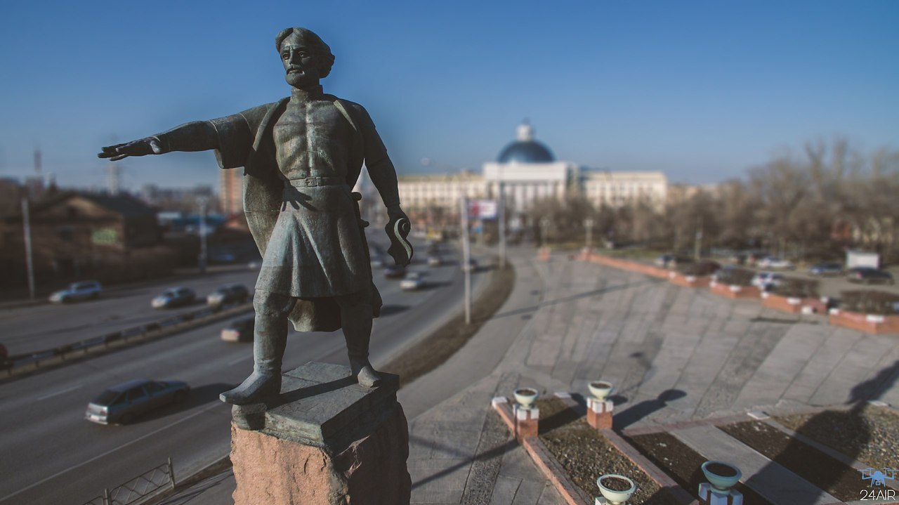 Памятник дубенскому в красноярске фото Я живу В Красноярске - 6 апреля 2016 в 18:20