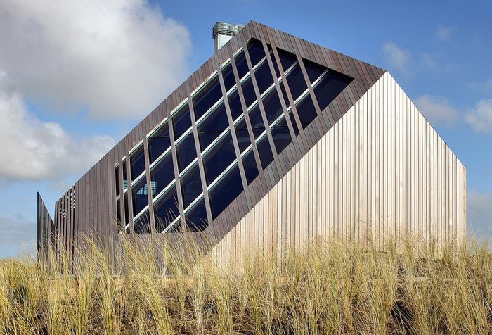 Dune House by Marc Koehler Architects // 2 - 3