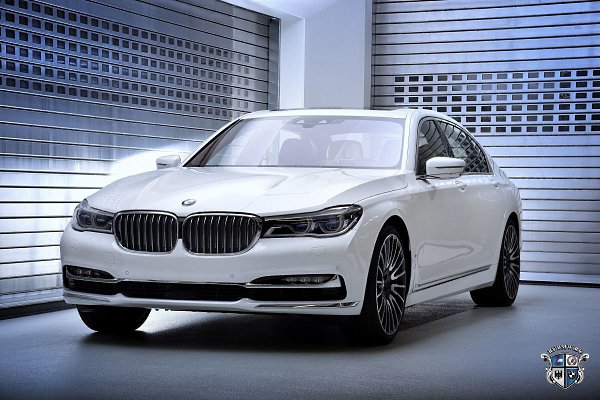 Представлены спецверсии BMW 750Li xDrive: «Solitaire Edition» и «Master Class Edition».Компания BMW ...