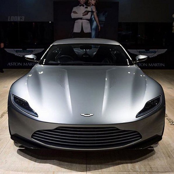 Aston Martin DB10